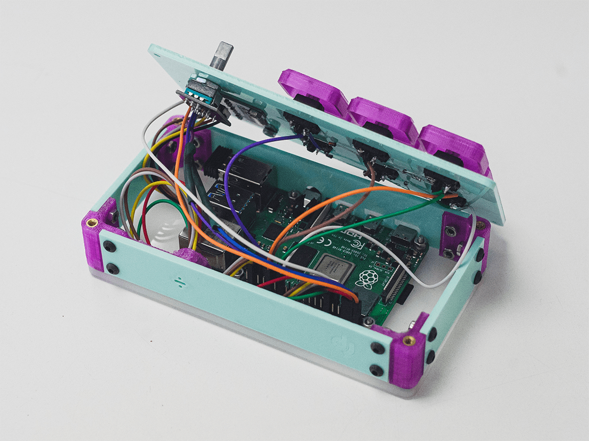 Internals: Raspberry Pi, wiring and controls